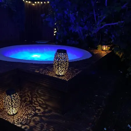 Con Jacuzzi Y Terraza Con Opcion A Piscina Privada