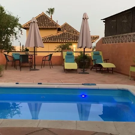 Con Jacuzzi Y Terraza Con Opcion A Piscina Privada